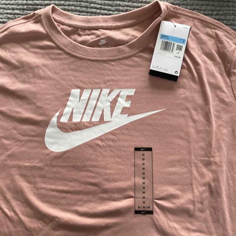 Nike cropped tee